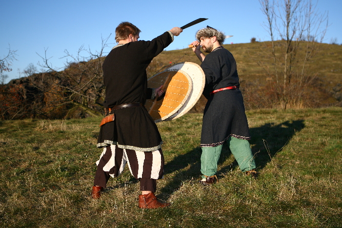 9320-utok-na-hlavu-a-stitovou-stranu.jpg